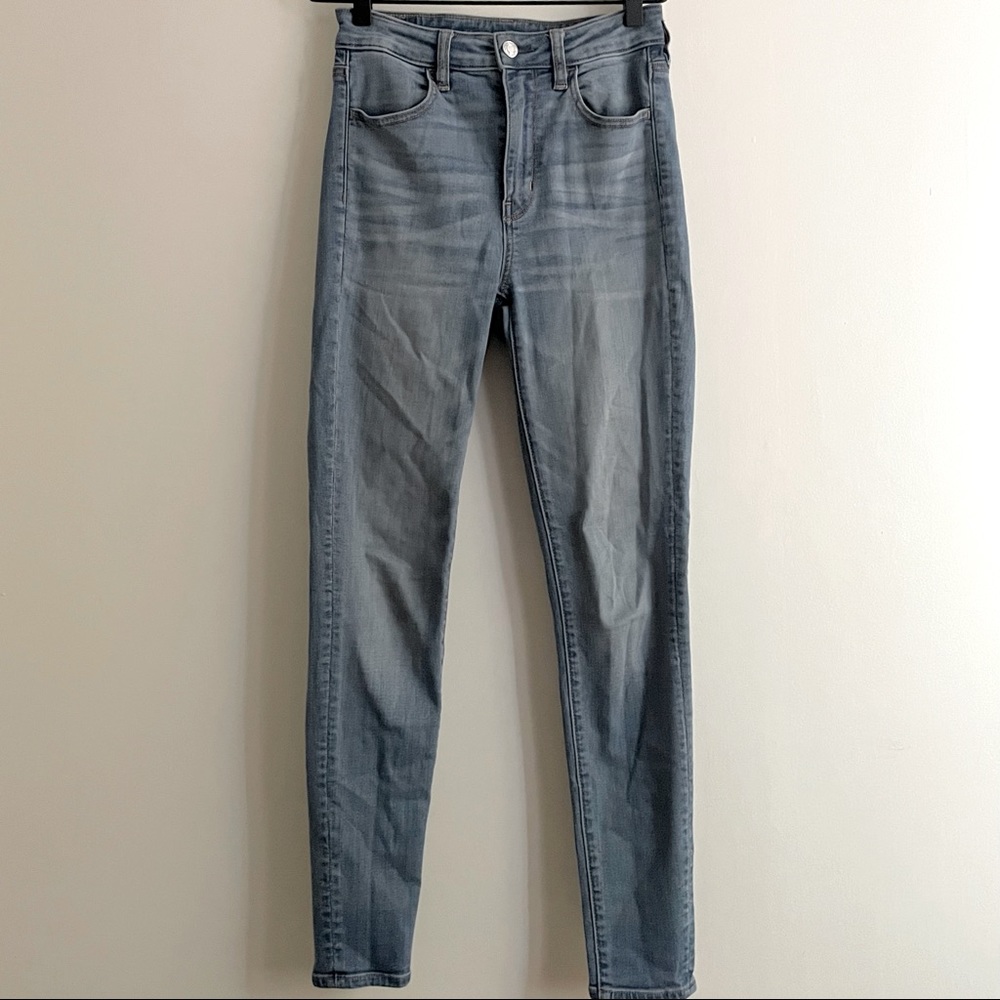 American Eagle Women’s Super High Rise Jeans size 2
